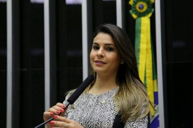 Deputados elogiam atuação de Mariana no Congresso Nacional 