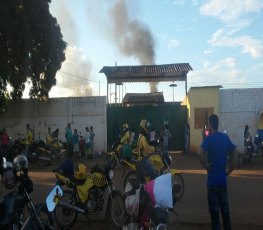 URGENTE: Início de rebelião em presídio na capital - Vídeo 