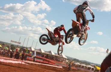 MOTOCROSS - Pilotos garantem show na festa de abertura do Estadual de MX em Nova Brasilândia