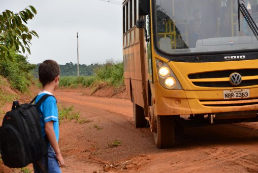 Com frota 100% própria Educação inicia novo semestre letivo