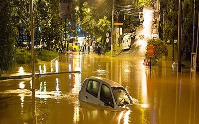 Pelo menos 15 pessoas morreram durante forte chuva