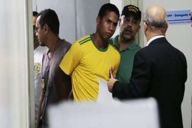 Torcedor confessa ter atirado vaso sanitário de estádio no Recife