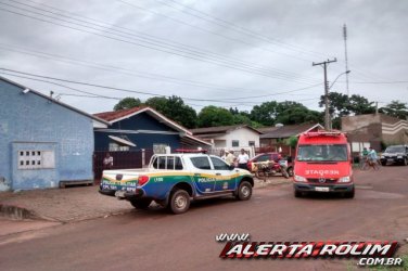 Homem é morto com um profundo corte de faca no pescoço