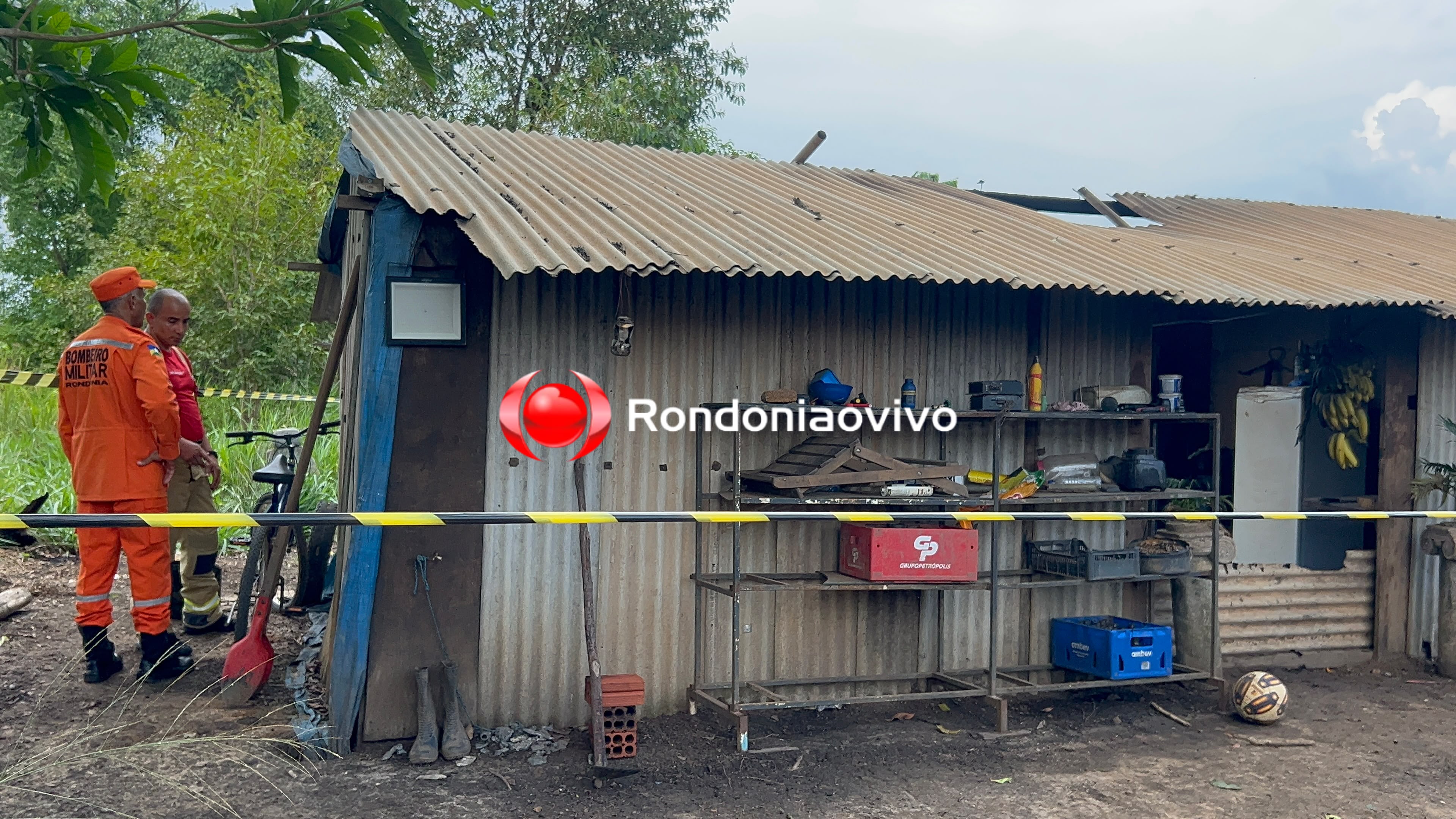 URGENTE: Pai e filha de sete anos morrem atingido por raio em residência