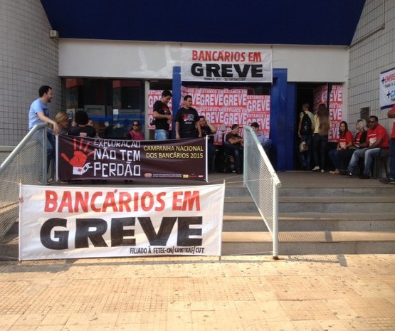 SEM PREVISÃO - Greve segue e é a maior desde 2004