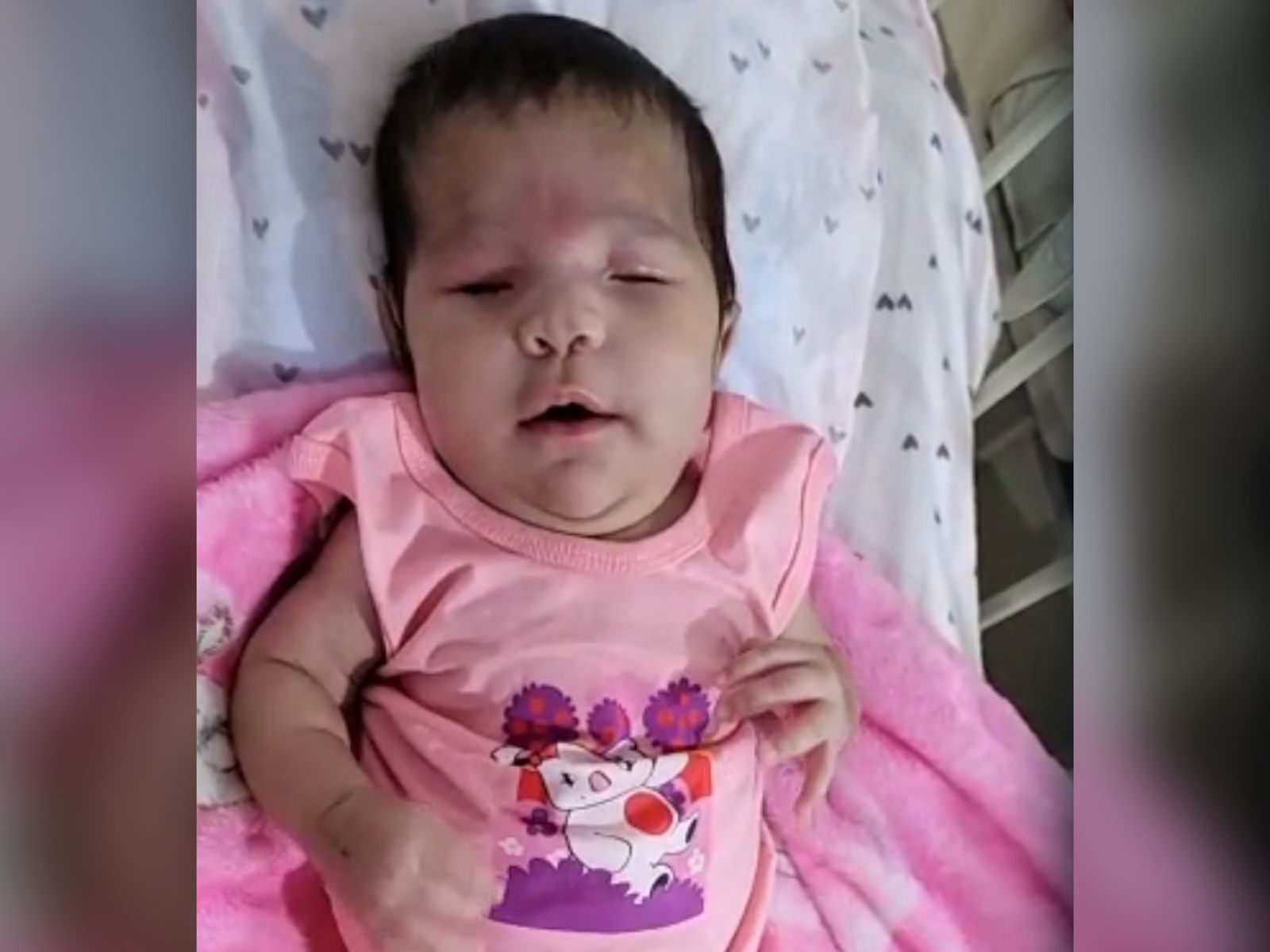 URGÊNCIA: Mãe teme piora de bebê que aguarda cirurgia para conseguir respirar