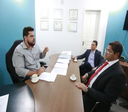 Jean Oliveira recebe visita do prefeito de Guajará-Mirim