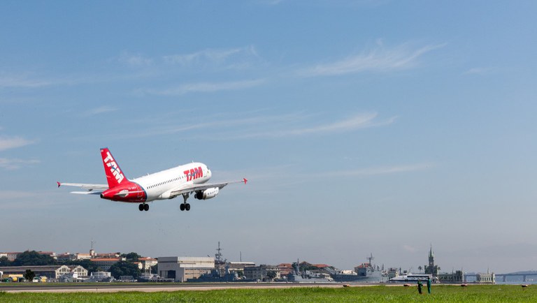 A BORDO: Conheça os voos mais curtos e os mais longos realizados no Brasil