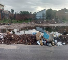 Período de chuva causa preocupação devido lixões abertos 