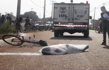 Acidente de trânsito mata ciclista em cruzamento da zona leste - Fotos