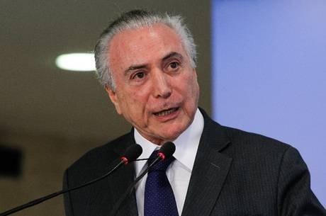 AMEAÇA:Temer fala em cortar pensões e vencimentos de servidores