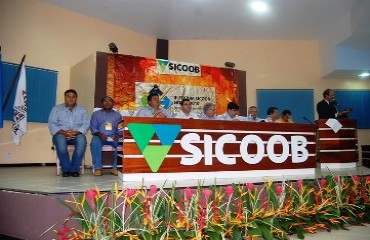 Empresário Edson Vicente representa governador eleito Confúcio no III Fórum Sicoob