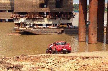 SUICÍDIO - Homem morre após se jogar de ponte do Rio Madeira - FOTOS e VÍDEO