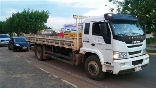 Caminhão da prefeitura é apreendido transportando carga de bebida