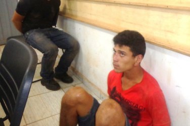 Dupla de ladrões barbariza dono de loja de confecção na zona Sul e quase quebra seu dedo
