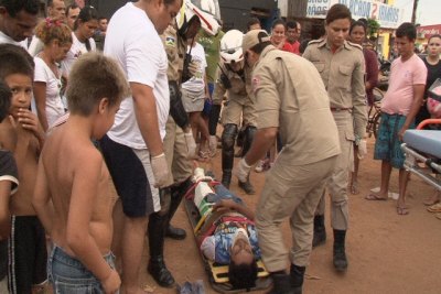 Acidente entre carro e moto na zona Sul deixa uma vítima 
