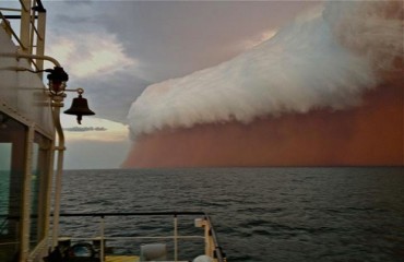 Tempestade de poeira atinge costa da Austrália
