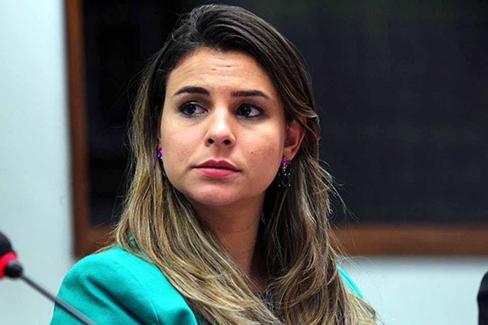 SEM GRAÇA: Mariana Carvalho perde ação contra página rondoniense de humor