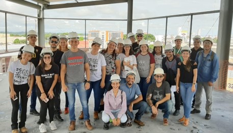 ARQUITETURA E URBANISMO: Acadêmicos da Uniron realizam visita técnica em empresa de auto-peças