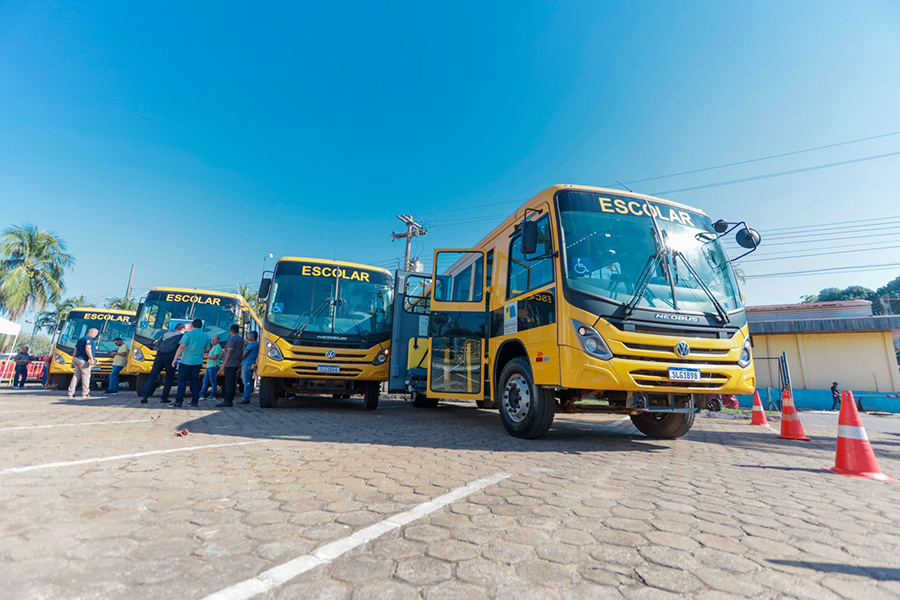 EDUCAÇÃO: Frota escolar recebe mais dez ônibus para o transporte de alunos da zona rural