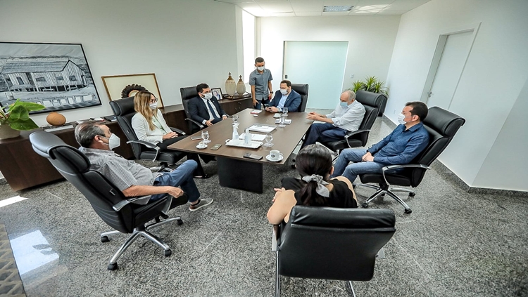 EM RONDÔNIA: Deputados discutem setor mineral com membros da CPRM