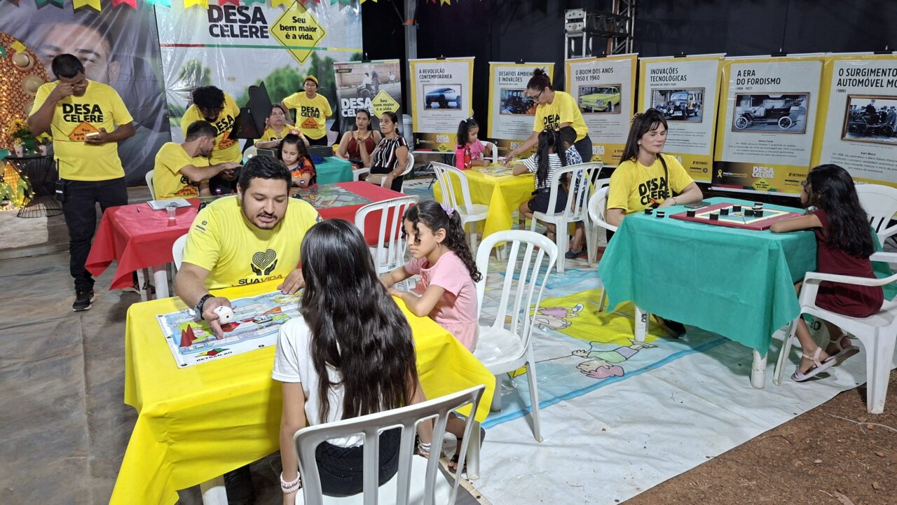 FLOR DO MARACUJÁ: Ação de educação para o trânsito conscientiza visitantes durante Arraial 