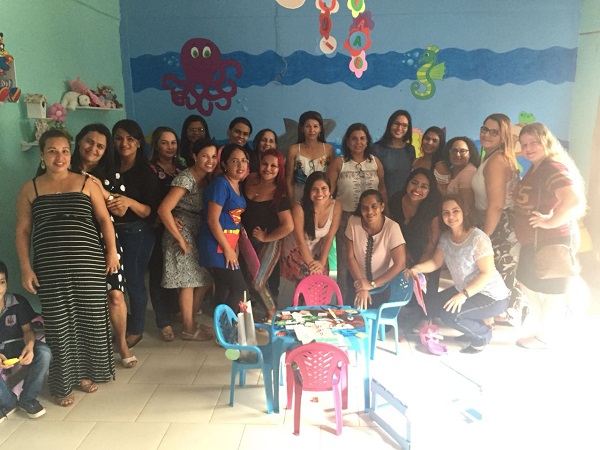 Acadêmicas de Pedagogia montam brinquedoteca na escola Darcy Ribeiro