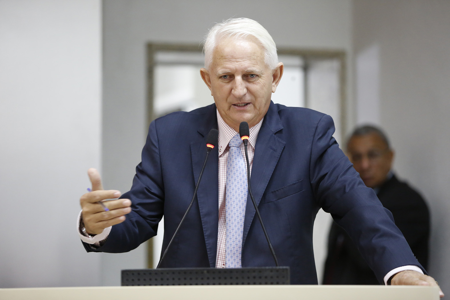 Airton Gurgacz solicita reforma e pintura de quadra poliesportiva em Triunfo