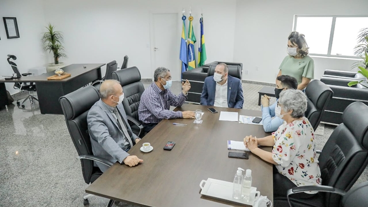 EDUCAÇÃO: Alex Redano se reúne com o secretário da Seduc para liberação de recursos 