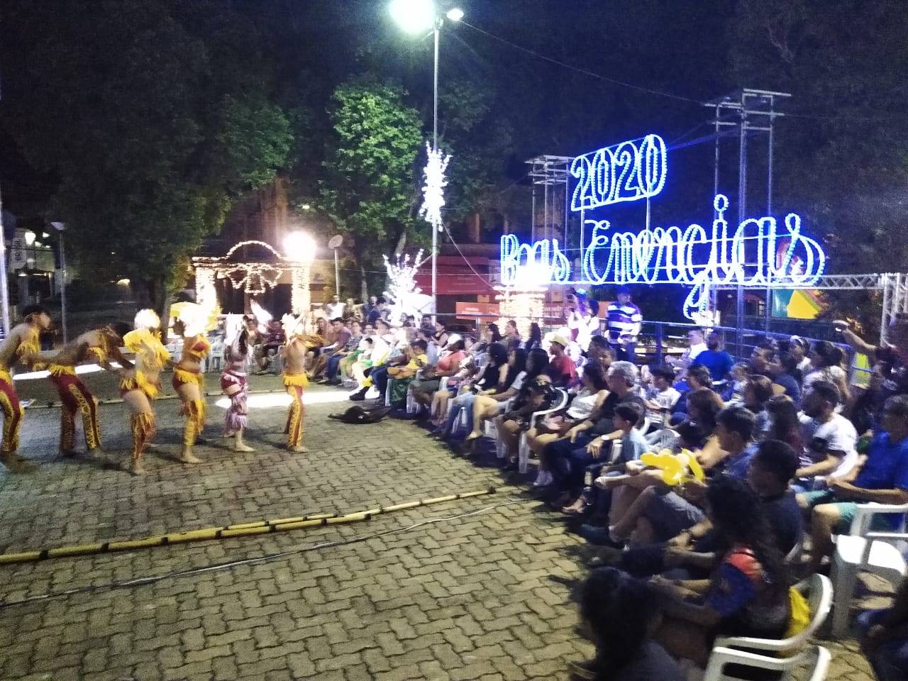 FIM DE SEMANA: Apresentações culturais na Praça Getúlio Vargas são opções de lazer