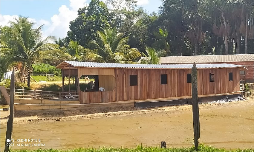 SEU LUNGA: Em meio a cheia dos rios, homem constrói 'Arca de Noé' e chama atenção