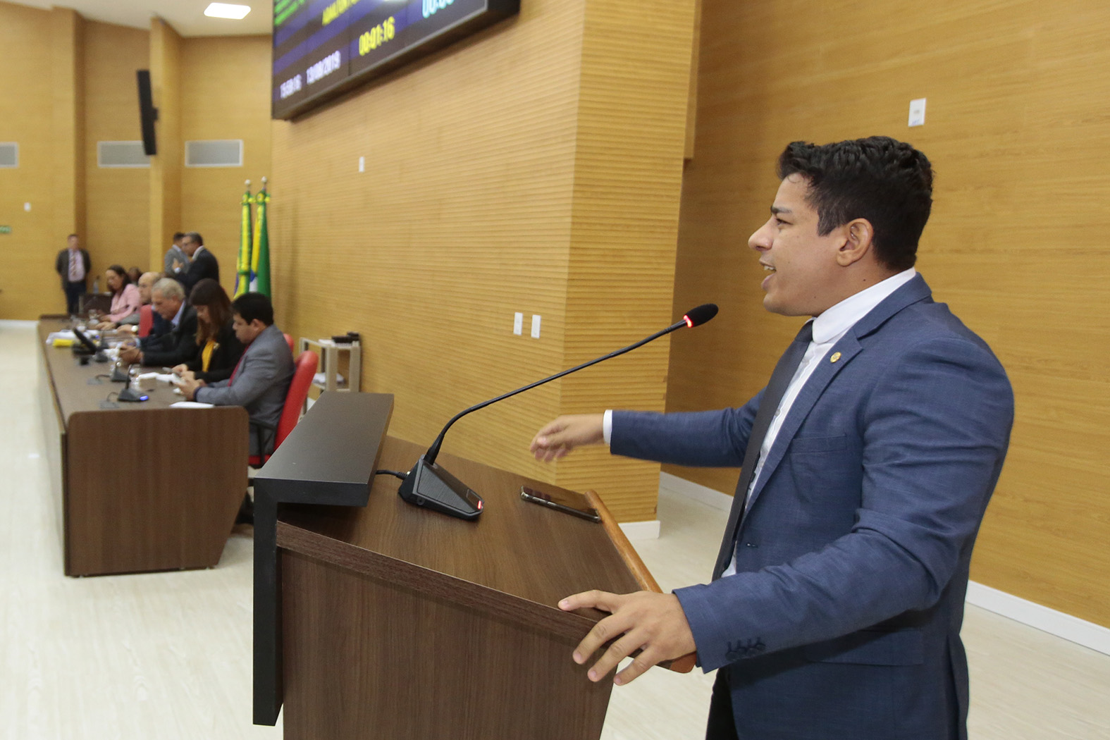 LICITAÇÕES: Assembleia derruba veto e projeto de Adailton Furia é mantido