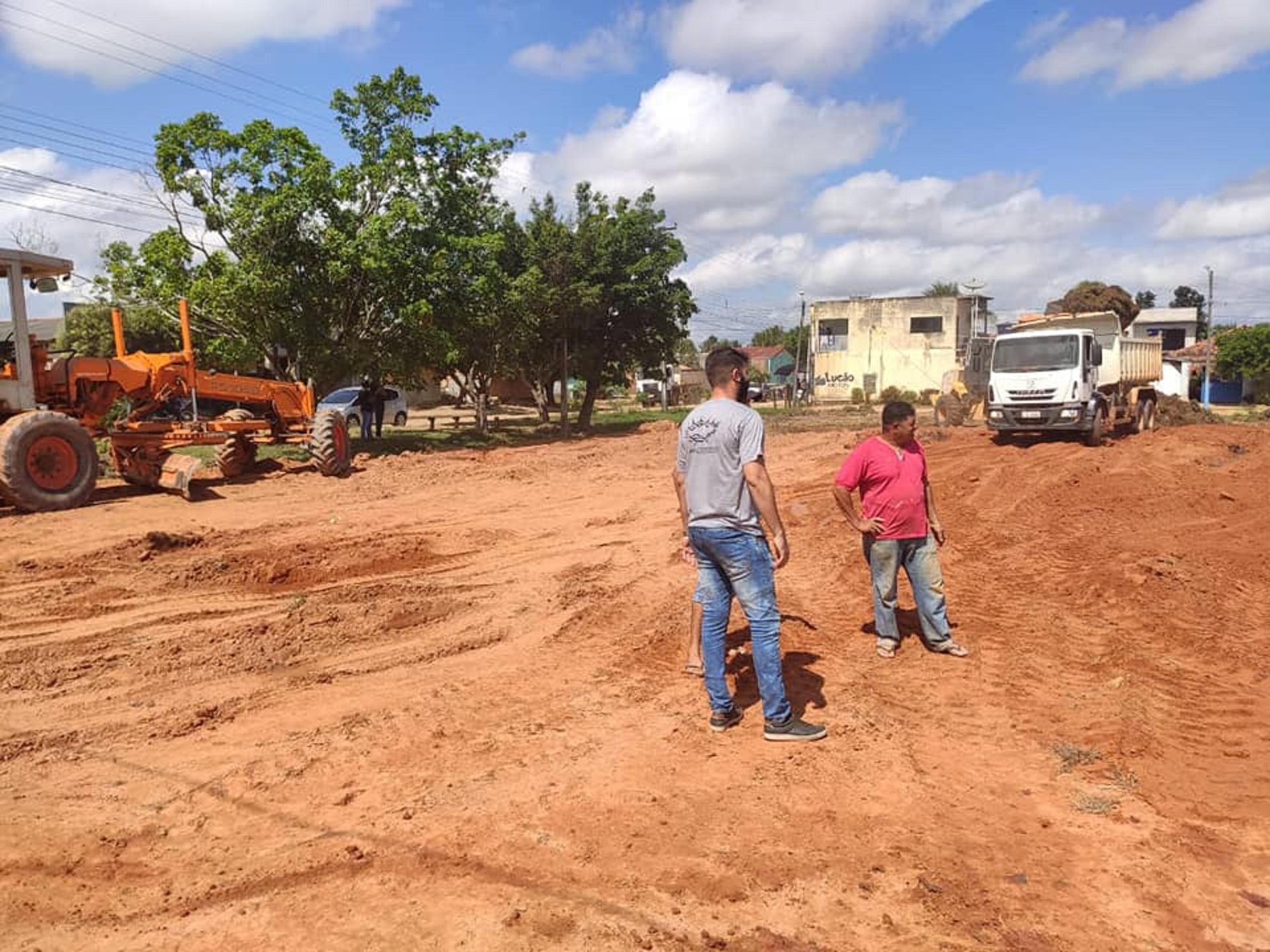 JI-PARANÁ: Com emenda de Edson Martins, aterro para obras de praça é concluído