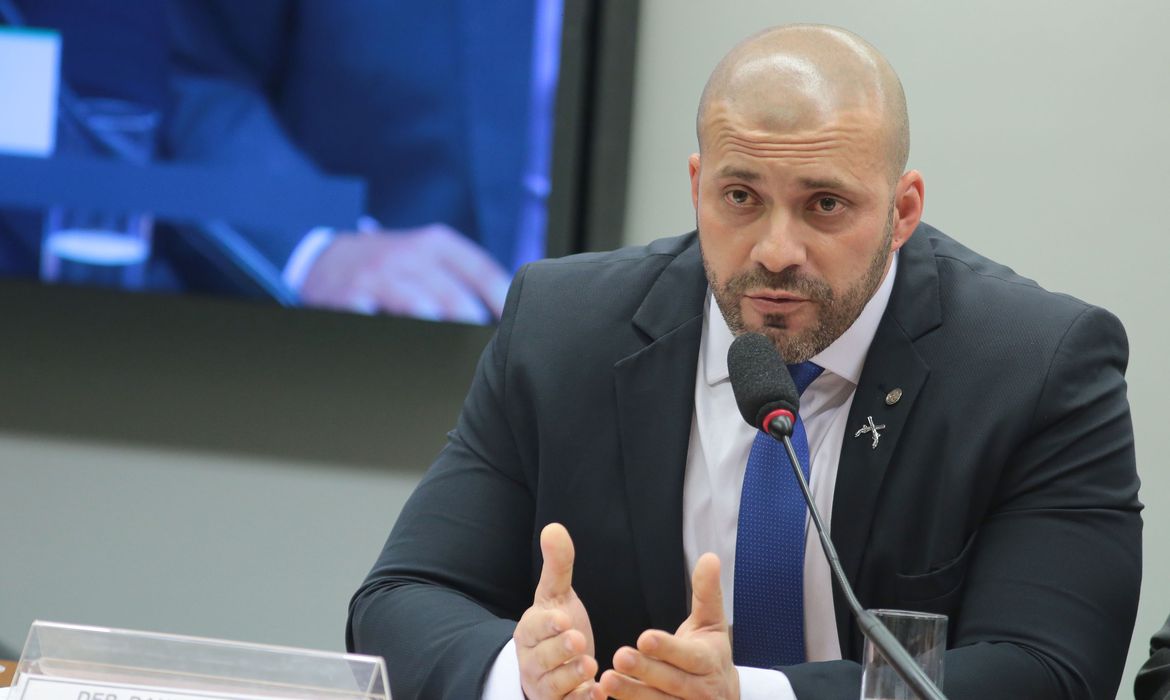 TORNOZELEIRA: Alexandre de Moraes determina prisão domiciliar para Daniel Silveira