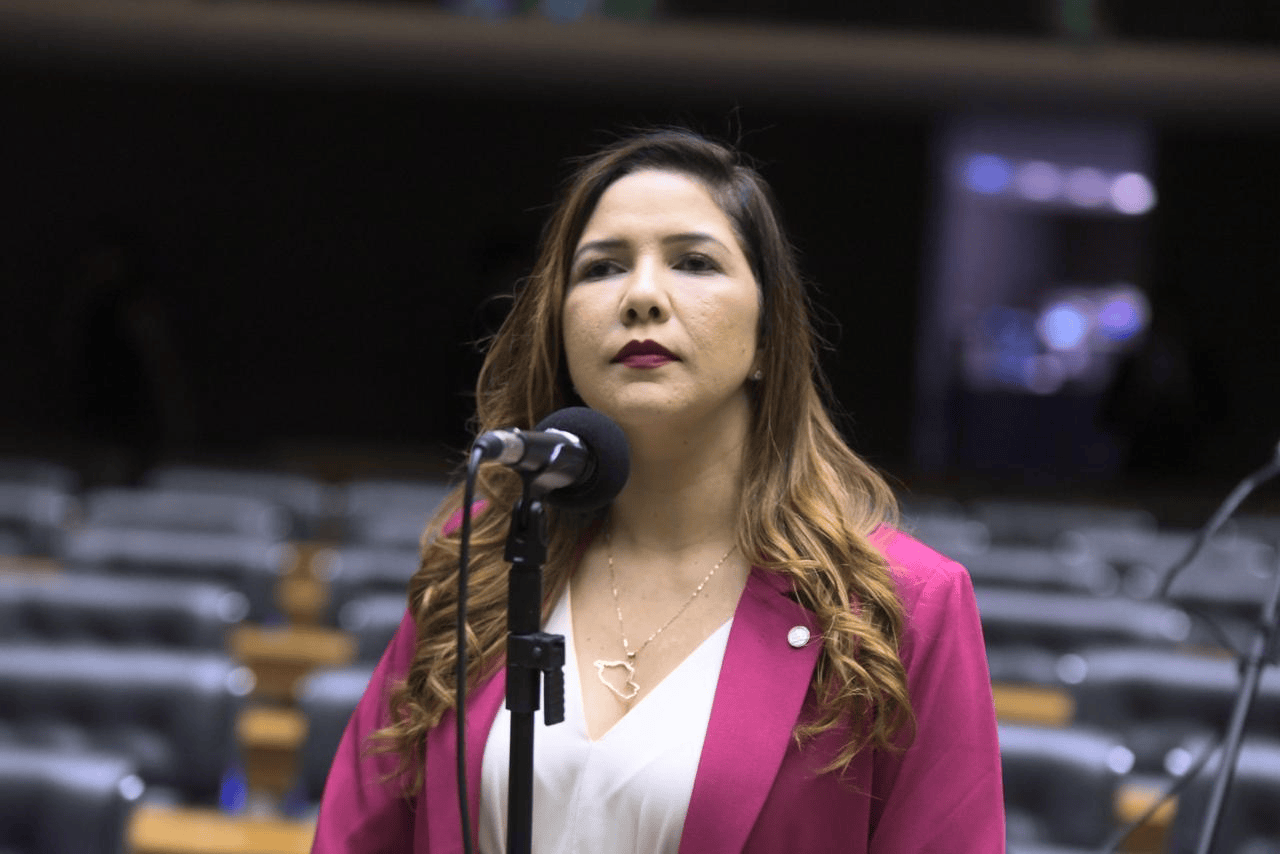 INVESTIMENTO HISTÓRICO: Deputada federal Cristiane Lopes fortalece cafeicultura de Rondônia