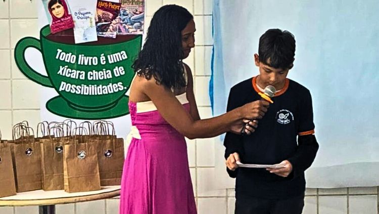 INCENTIVO À LEITURA: Projeto café literário é destaque no Colégio Orlando Freire