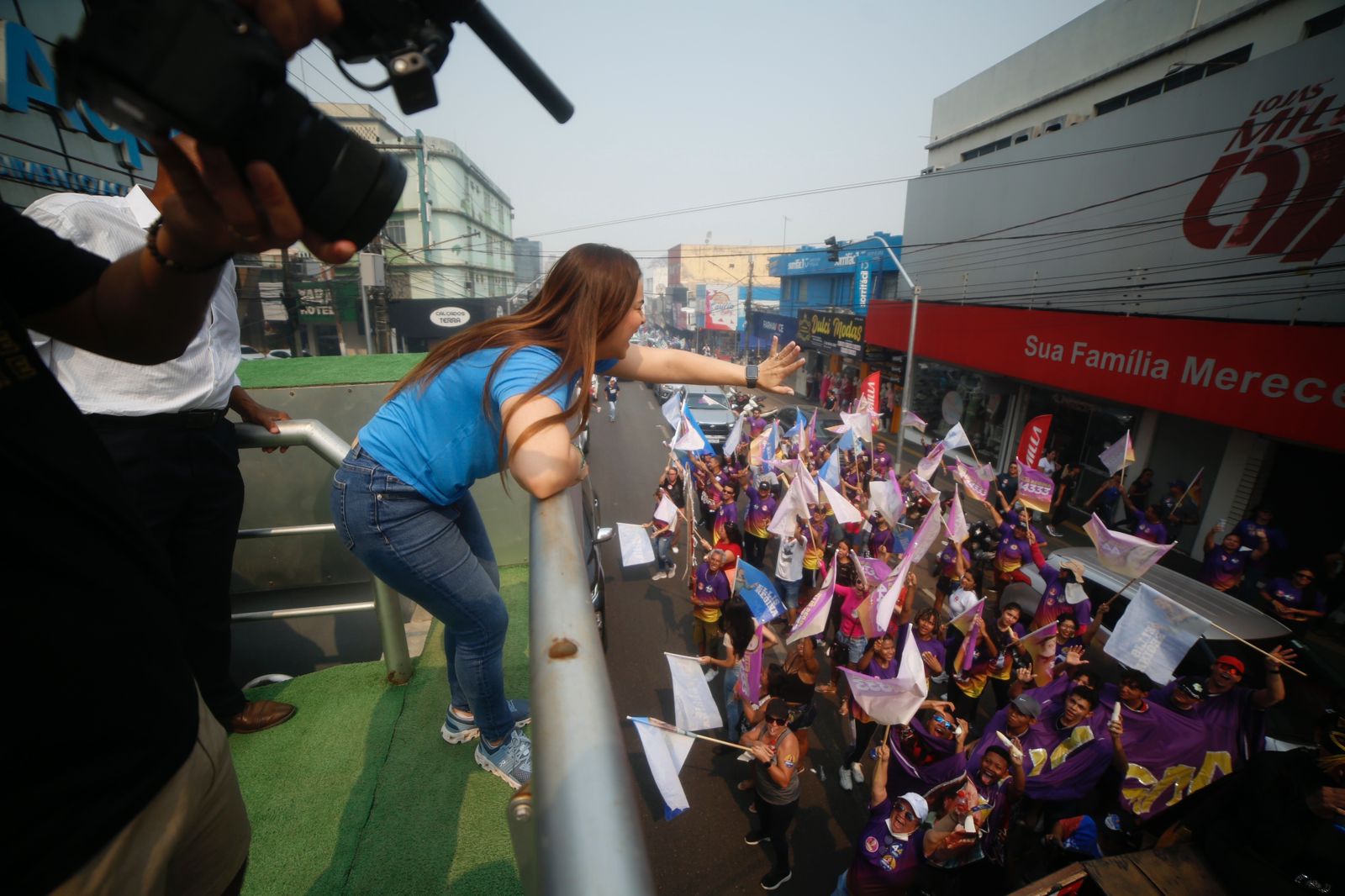 MARIANA CARVALHO: Candidata faz caminhadas nas avenidas 7 de Setembro, Nações Unidas e Jatuarana