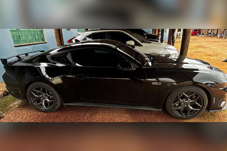 TRAFICO DE DROGAS: Policia Federal apreende Mustang, aviões e mansão em condomínio de luxo
