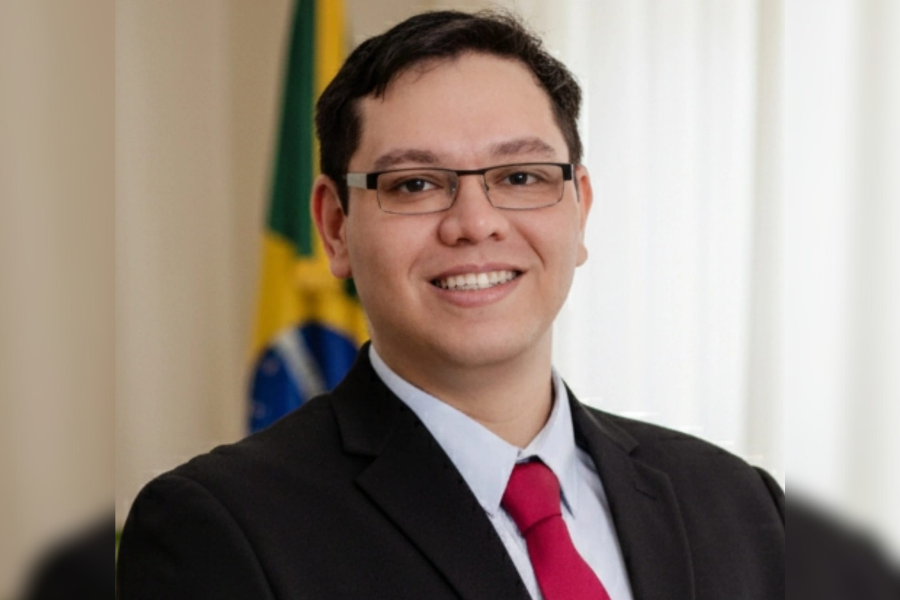 OPINIÃO: Um líder de aparência - Por Ayel Muniz