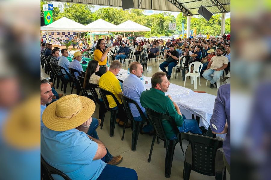 ROSANGELA DONADON: Deputada anuncia 100 mil mudas de café e calcário em Encontro dos Produtores 