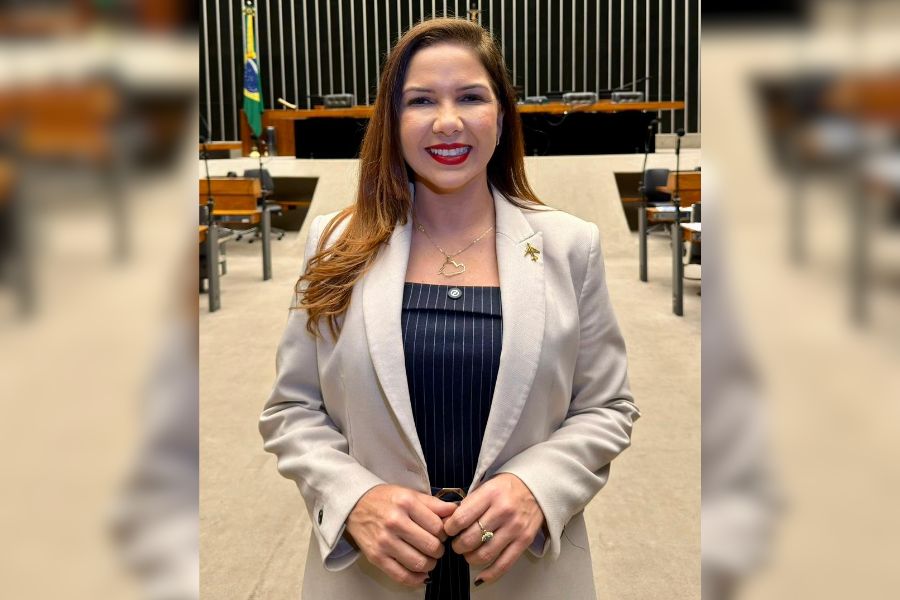 CRISTIANE LOPES : Deputada cobra regularização de gratificação retirada de servidores federais 