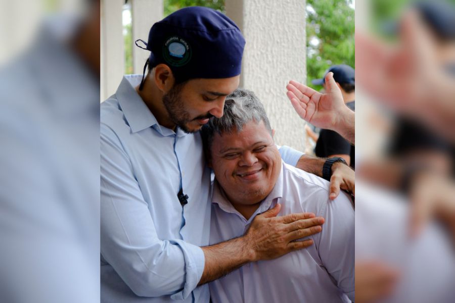 DR. FERNANDO MÁXIMO: Deputado participa da inauguração de barracão da APAE e destaca inclusão em RO