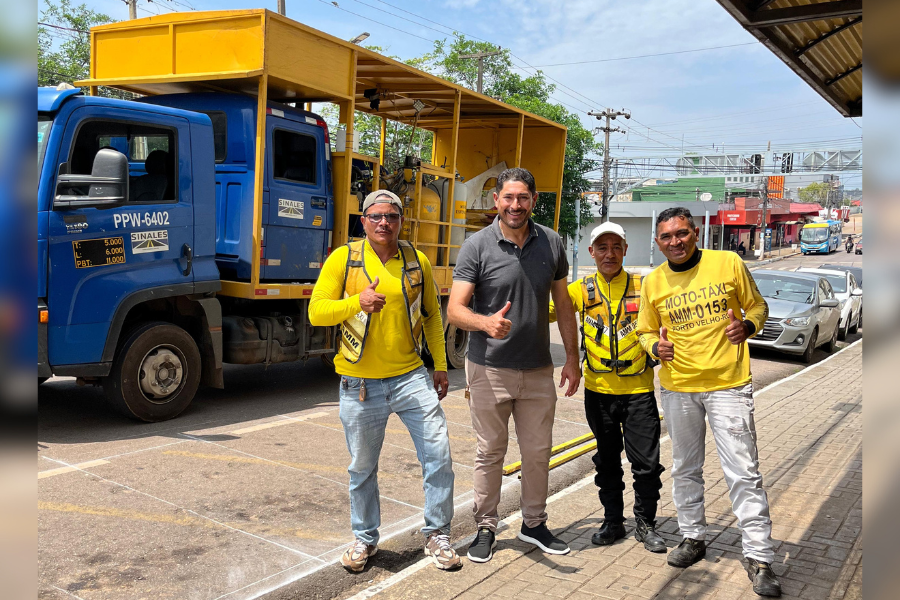 MÁRCIO PACELE: Vereador acompanha processo da sinalização de pontos de taxistas e mototaxistas