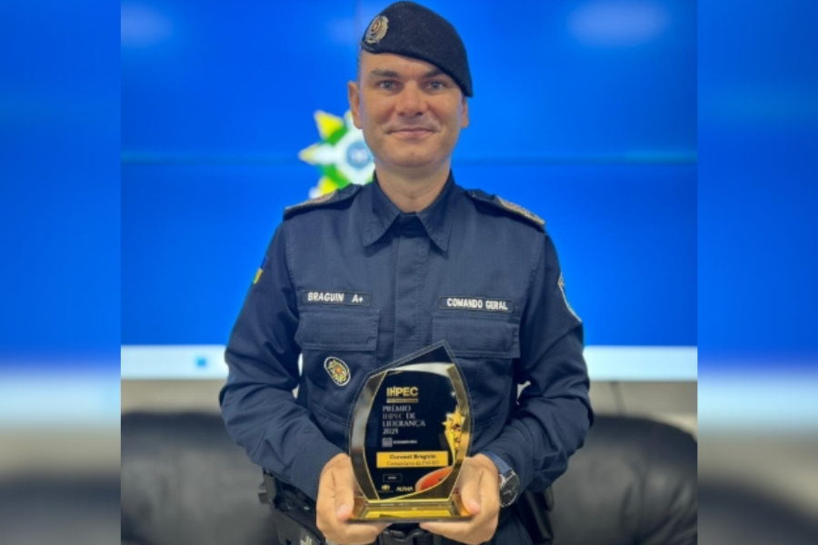 ATUAÇÃO RECONHECIDA: Comandante-geral da PM de Rondônia recebe Prêmio IHPEC de Liderança 2025