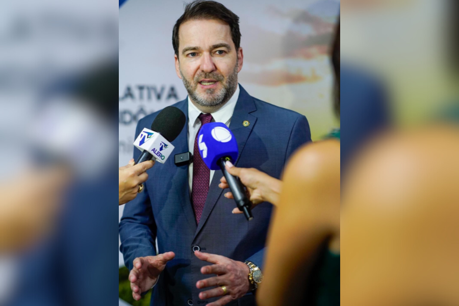 É FAKE NEWS: Alex Redano não responde a ação no MP