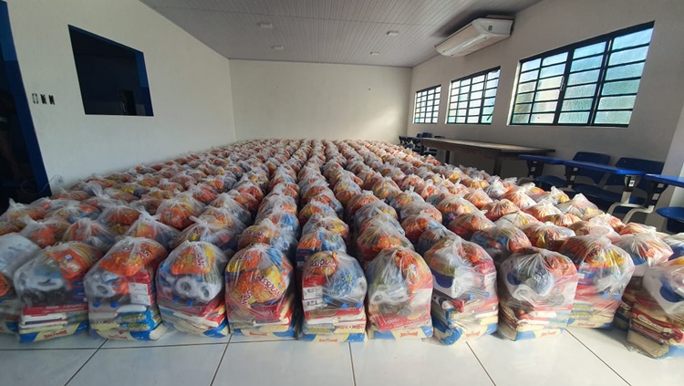 DEPUTADO: Mais de 2 mil famílias recebem cestas básicas destinadas por Jair Montes