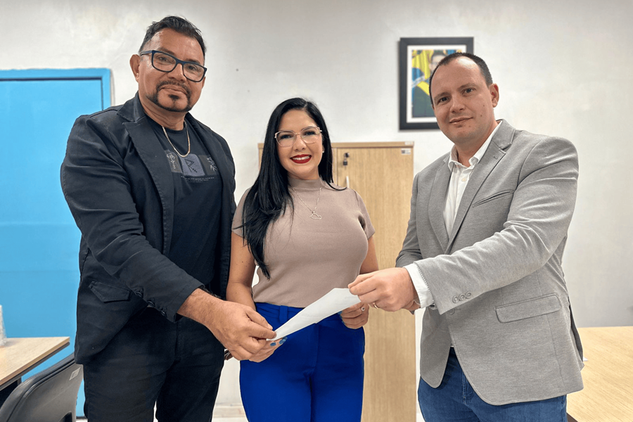 CRISTIANE LOPES: Deputada anuncia mais 2 milhões para o Hospital João Paulo II e HB