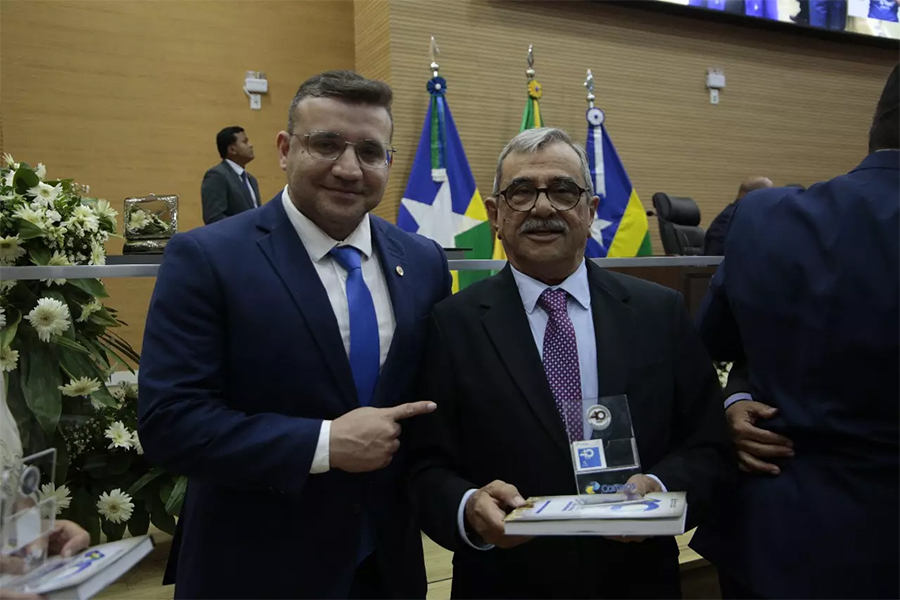 SOLENIDADE: Presidente da FFER recebe homenagem da ALE RO