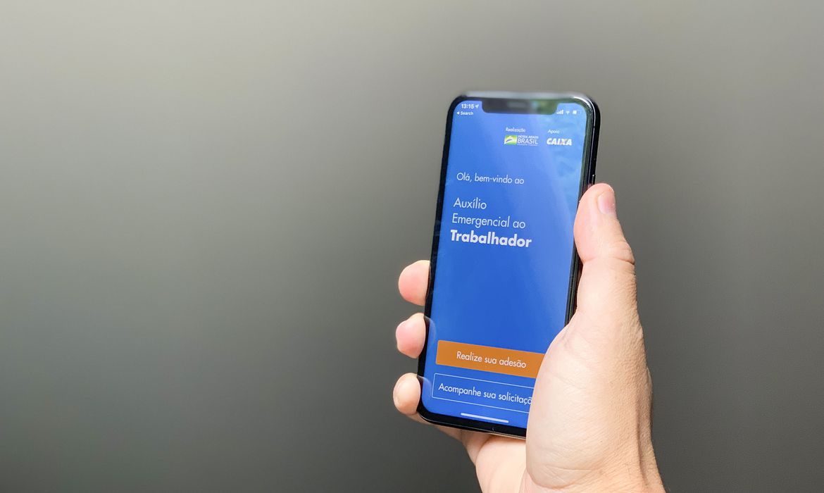 DINHEIRO: Caixa paga hoje auxílio emergencial a nascidos em março