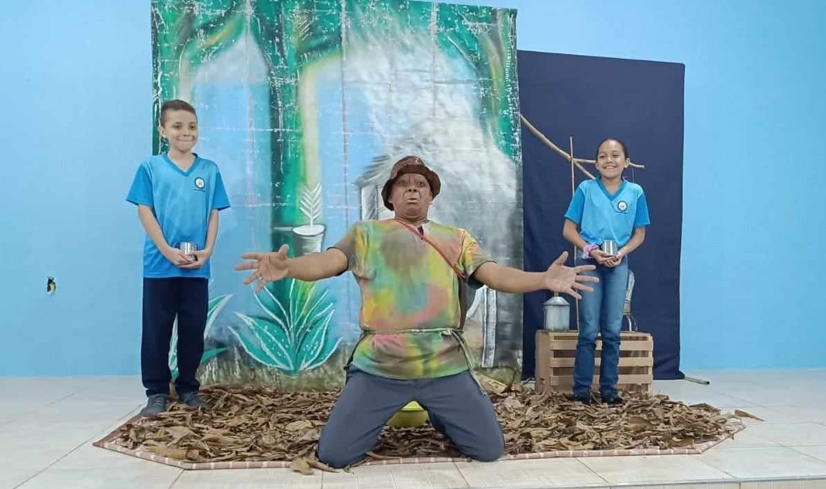 CIA DE ARTES EVOLUÇÃO: Maria de Nazaré é a primeira escola este ano a receber o projeto 'O Teatro Vai à Escola